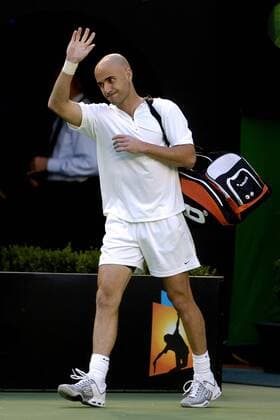 Andre Agassi (USA) verabschiedet sich bei den Zuschauern Tennis Herren Australian Open 2005, Grand Slam, ATP-Tour, Hartplatz, Hardcourt, Hartplatztennis, Hartplatzturnier Einzelbild Melbourne
