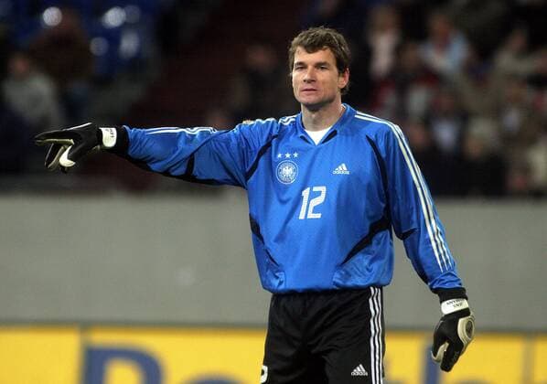 Torwart Jens Lehmann (Deutschland) gibt Anweisungen Fußball Herren Benefizspiel 2005, Benefiz, Nationalmannschaft, Nationalteam, Nationaltrikot Einzelbild Gelsenkirchen