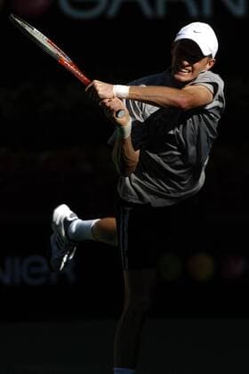 Nikolay Davydenko (Rußland) - beidhändige Rückhand Tennis Herren Australian Open 2005, ATP Tour, Grand Slam Einzelbild Melbourne Dynamik,