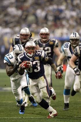 Running Back Kevin Faulk (New England Patriots) trägt die Pille - !! (Icon5921458) American Football Herren NFL 2003 2004, Superbowl XXXVIII, Super Bowl, New England Patriots - Carolina Panthers 32:29 Einzelbild Houston Dynamik, EDITORIAL USE ONLY