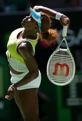Serena Williams (USA) - Aufschlag - !! Tennis Damen Australian Open 2005, Grand Slam, WTA-Tour Einzelbild Melbourne Dynamik,