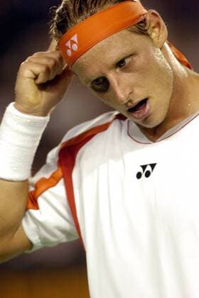 David Nalbandian (Argentinien) mit blauem Auge Tennis Herren Australian Open 2005, ATP Tour, Grand Slam, Vdig Einzelbild Melbourne Nachdenklichkeit,
