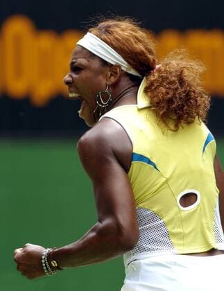 Serena Williams (USA) lässt ihrem Jubel freien Lauf Tennis Damen Australian Open 2005, Grand Slam, WTA Tour Einzelbild Melbourne Freude, Begeisterung,