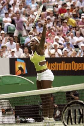 Serena Williams (USA) lässt ihrem Jubel freien Lauf Tennis Damen Australian Open 2005, WTA Tour, Grand Slam, Vdig Einzelbild Melbourne Freude, Begeisterung,