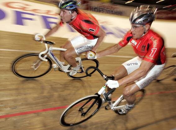 Robert Bartko (re.) und Guido Fulst (beide Deutschland) - Wechsel Radsport Herren Berliner 6 Tage Rennen 2005, Sechstagerennen, Sechstage, Sechs, Sixdays, six days, Vdig Gruppe Berlin Dynamik