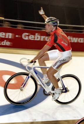 Guido Fulst (Deutschland) - Jubel Radsport Herren Berliner 6 Tage Rennen 2005, Sechstagerennen, Sechstage, Sechs, Sixdays, six days, Vdig Einzelbild Berlin Freude,