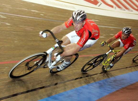 Robert Bartko (li.) vor Andreas Kappes (beide Deutschland) Radsport Herren 94. Berliner 6 Tage Rennen 2005, Sechstagerennen, Sechstage, Sechs, Sixdays, six days, Vdig Gruppe Berlin