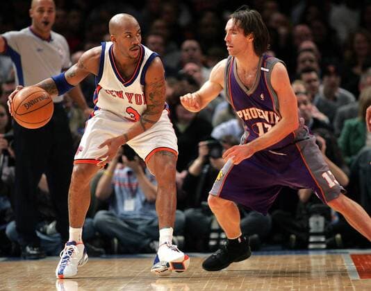 Stephon Marbury (New York Knicks, li.) gegen Steve Nash (Phoenix Suns) - !! (Icon7895190) Basketball Herren NBA 2004 2005, New York Knicks - Phoenix Suns 118:133 Gruppe New York EDITORIAL USE ONLY