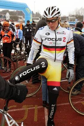 Hanka Kupfernagel (Deutschland) bereitet sich uaf das Rennen vor Radsport WM Damen UCI Cyclo Cross Weltmeisterschaft 2005, CycloCross, Crossrennen, Rad, Querfeldein, Querfeldeinfahren Einzelbild St. Wendel