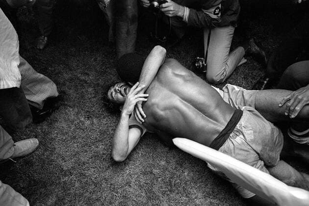 Pele (oben) und Roberto Rivelino (beide Brasilien) liegen sich jubelnd in den Armen Fußball WM Herren Weltmeisterschaft 1970, Nationalmannschaft, Nationalteam, Finale, Endspiel, Brasilien Gruppe Fußballhistorie, Weltmeisterschaftshistorie Mexico City, Historie, Emotionen Glück Begeisterung, Freude,