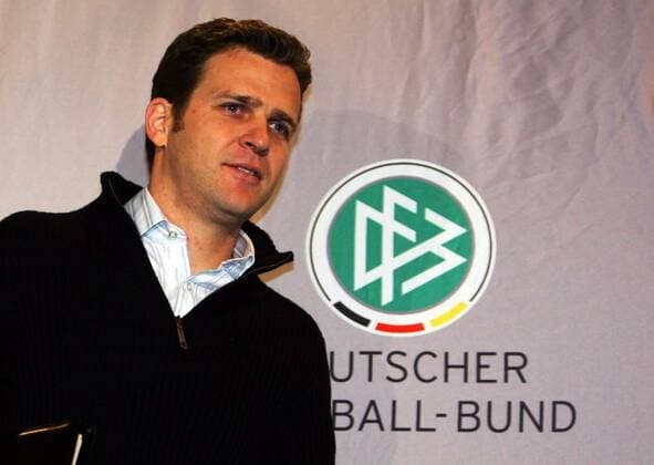 Teammanager Oliver Bierhoff (Deutschland) Fußball Herren Nationalmannschaft 2005, Nationalteam, Pressekonferenz, PK, Pressetermin Einzelbild Düsseldorf