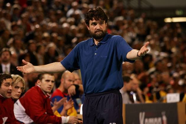 Nationaltrainer Rastislav Trtik (Tschechien) ratlos Handball Länderspiel Herren Freundschaftsspiel 2005, Länderspiel, Nationalmannschaft, Test, Nationalteam Einzelbild Berlin