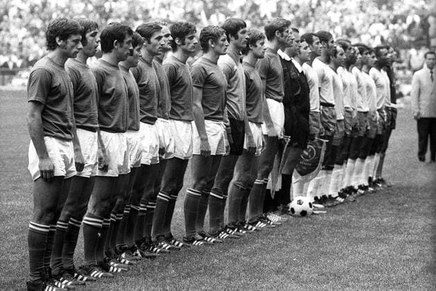 Mannschaftsaufstellung Italien, v.li.: Mario Bertini, Roberto Boninsegna, Pierluigi Sera, Giancarlo di Sisti, Tarcisio Burgnich, Sandro Mazzola, Angelo Domenghini, Luigi Riva, Torwart Enrico Albertosi, Roberto Rosato, Giacinto Facchetti Fußball WM Herren Weltmeisterschaft 1970, Nationalmannschaft, Nationalteam, Nationaltrikot, Länderspiel, Finale Totale Mexico City