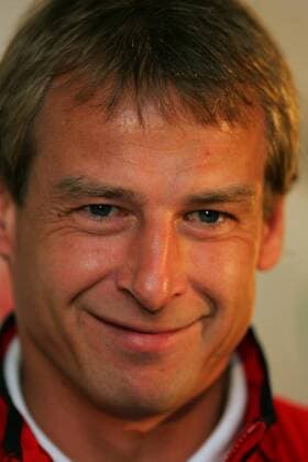 Bundestrainer Jürgen Klinsmann (Deutschland) lächelt verschmitzt Fußball Herren Nationalmannschaft 2005, Nationalteam Porträt Düsseldorf