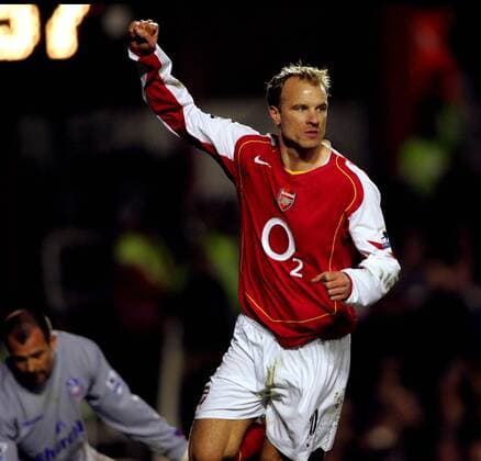 Dennis Bergkamp (Arsenal) - Torjubel -  Fußball Herren English Premier League 2004 2005, 1. Englische Liga, Arsenal FC London, Einzelbild London Freude,