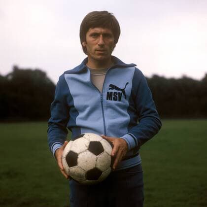 Trainer Willibert Kremer (Duisburg) Fußball 1. BL Herren Saison 1975 1976, MSV Duisburg, Vorstellung, Präsentation, Pressetermin, Porträttermin, Mfdia Porträt Duisburg