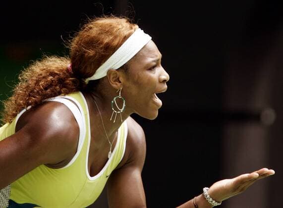 Serena Williams (USA) beschwert sich lautstark Tennis Damen Australian Open 2005, Grand Slam, WTA-Tour, Einzelbild Melbourne Enttäuschung, Wut,