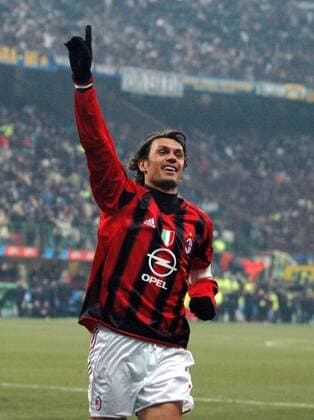 Paolo Maldini (Milan) - Schlußjubel Fußball Herren Serie A 2004 2005, 1. Italienische Liga, AC Mailand Einzelbild Mailand Freude,