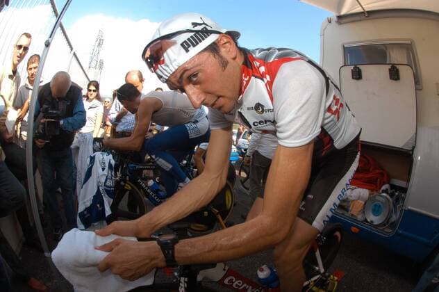 Ivan Basso (Italien CSC) beim Warmfahren -  Radsport Herren Vuelta a Espana 2004, Spanienrundfahrt, Straßenradsport, Straße, Rad, Vdig, Einzelbild