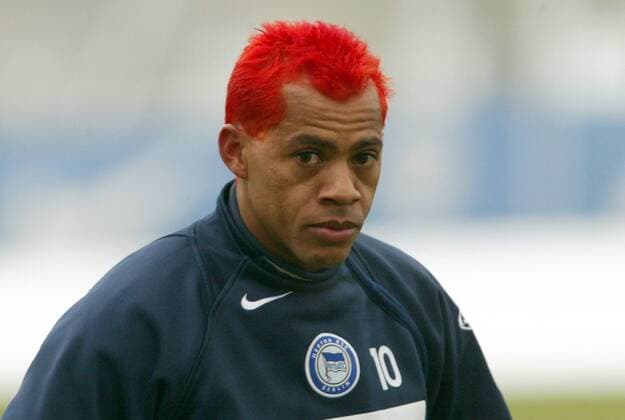 Marcelinho (Hertha) skeptisch Fußball 1. BL Herren Saison 2004 2005, Hertha BSC Berlin, Training Porträt Berlin Skepsis,