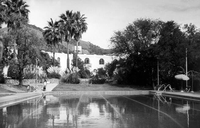 Das Hotel Comanjilla mit einladendem Swimmingpool - Quartier der deutschen Nationalmannschaft bei der WM 1970 Fußball WM Herren Vorschau Weltmeisterschaft 1970, Nationalteam Totale Leon
