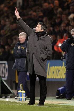 Trainer Jose Mourinho (Chelsea) gibt Anweisungen -  Fußball Herren English Premier League 2004 2005, 1. Englische Liga, Chelsea FC London Einzelbild Norwich
