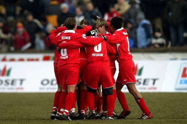 Torjubel Potsdam nach der 0:1 Führung Fußball 1. BL Damen Saison 2004 2005, Frauen, Frauenfußball, 1. FFC Turbine Potsdam, Vdig, Gruppe Frankfurt M. Freude,