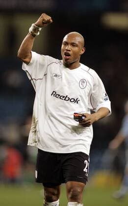El Hadji Diouf (Bolton) - Torjubel - EDITORIAL USE ONLY. No use with unauthorised audio, video, data, fixture lists, club league logos or live services. Online in-match use limited to 120 images, no video emulation. No use in betting, games or single club league player publications. Fußball Herren English Premier League 2004 2005, 1. Englische Liga, Bolton Wanderers Einzelbild Manchester Freude,
