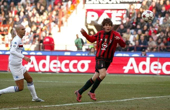 Kaka (re., Milan) besorgt per Kopfball den 1:0 Siegtreffer, Giulio Falcone (Sampdoria Genua) kommt zu spät Fußball Herren Serie A 2004 2005, 1. Italienische Liga, AC Mailand - Sampdoria Genua 1:0 Gruppe Mailand Dynamik,