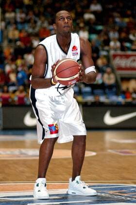 Chris Williams (Frankfurt) - Freiwurf Basketball 1. BL Herren BBL Saison 2004 2005, Opel Skyliners Frankfurt Einzelbild Frankfurt M. Konzentration,