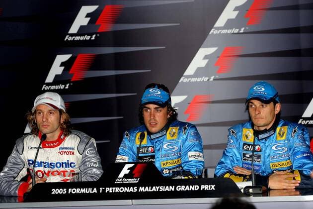 Pressekonferenz nach dem Qualifying zum GP von Malaysia, v.li.: Jarno Trulli (Italien Toyota), Fernando Alonso (Spanien), Giancarlo Fisichella (Italien beide Renault) Motorsport Grand Prix Herren Großer Preis von Malaysia 2005, Formel 1 Weltmeisterschaft, F1, F, GP, WM, Qualifying Gruppe Sepang Kuala Lumpur