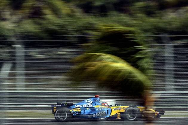 Fernando Alonso (Spanien Renault) in seinem Boliden Motorsport Grand Prix Herren Großer Preis von Malaysia 2005, Formel 1 Weltmeisterschaft, F1, F, GP, WM, Qualifying Einzelbild Sepang Kuala Lumpur Dynamik