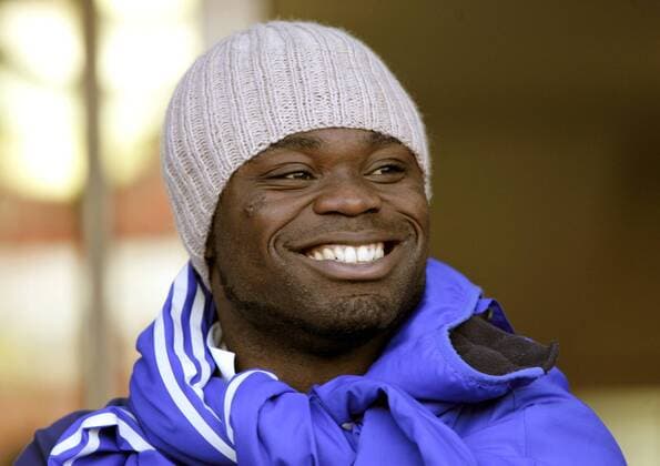 Gerald Asamoah (Schalke) strahlt über das ganze Gesicht Fußball 1. BL Herren Saison 2004 2005, FC Schalke 04, Vdig, Porträt Mainz Freude,