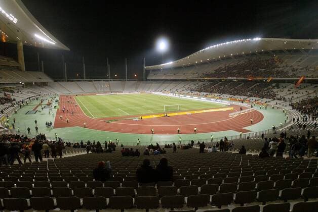 Das Atatürk Olympiastadion in Istanbul bei Nacht - Austragungsort des Finalspiels der Champions League 2004 2005 Fußball EC 1 Herren Champions League 2004 2005, Vorschau, Finale, Endspiel, Vdig Totale Atatürk Olympiastadion, Olimpiyat Istanbul