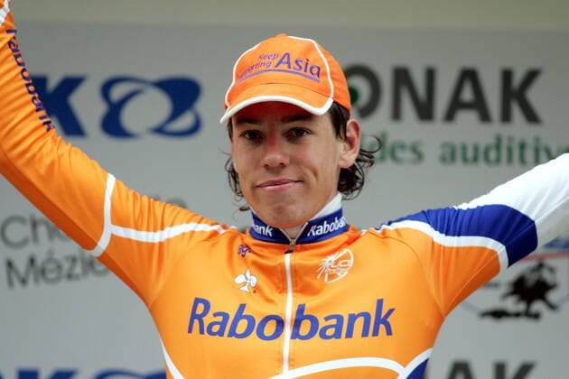 Siegerehrung Criterium International 2005 - Thomas Dekker (Niederlande Rabobank) hat die 2. Etappe von Les Vieilles Forges nach Montherme gewonnen Radsport Herren Criterium International 2005, Straßenradsport, Straße, Rad, Einzelbild 2. Etappe: Les Vieilles Forges - Montherme Freude,