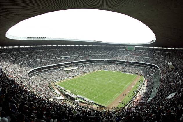110.000 Fans im ausverkauften Estadio Azteca während der Weltmeisterschaftsqualifikation in Mexiko City -  Fußball Länderspiel Herren Weltmeisterschaftsqualifikation 2005, Qualifikation, Länderspiel, Nationalmannschaft, Nationalteam, Totale Estadio Azteca Mexiko City
