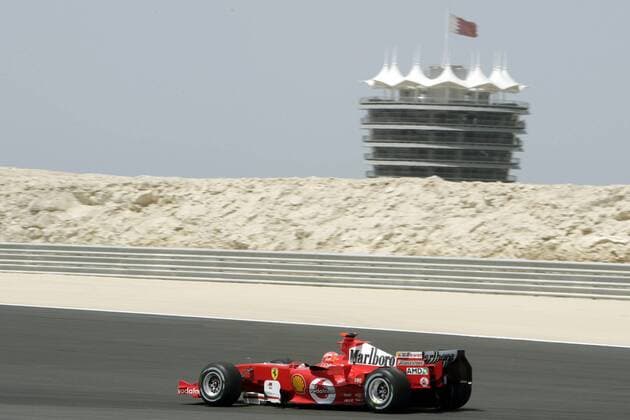 Wüstentour - Michael Schumacher (Deutschland Ferrari) in seinem Boliden Motorsport Grand Prix Herren Großer Preis von Bahrain 2005, Formel 1 Weltmeisterschaft, F1, F, GP, WM Totale Bahrain International Circuit Manama, Sakhir
