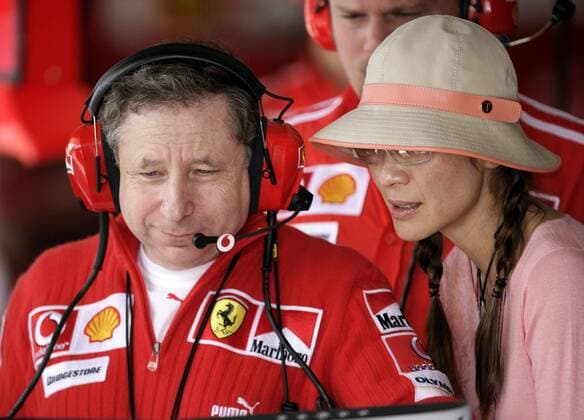 Teamchef Jean Todt (Frankreich Ferrari) und seine Freundin Schauspielerin Michelle Yeoh (Malaysia) Motorsport Grand Prix Herren Großer Preis von Bahrain 2005, Formel 1 Weltmeisterschaft, F1, F, GP, WM, Qualifying, Vdig Gruppe Bahrain International Circuit Manama, Sakhir