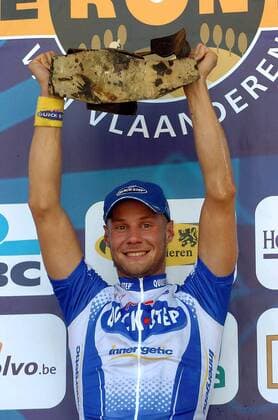 Tom Boonen (Belgien Quick Step Davitamon) gewinnt die Flandernrundfahrt 2005 -  Radsport Herren Flandernrundfahrt 2005, Flandern Rundfahrt, Straßenradsport, Straße, Rad, Einzelbild Brügge Freude,