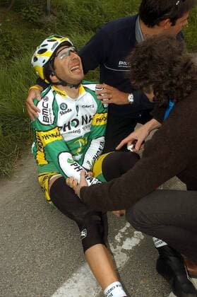Fabrizio Guidi (Italien Phonak) mit Schmerzen nach seinem Sturz -  Radsport Herren Gent - Wevelgem 2005, ProTour, Straßenradsport, Straße, Rad, Vdig Einzelbild