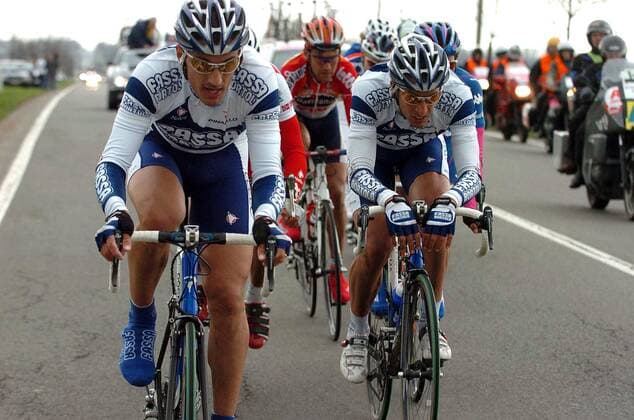 Fabian Cancellara (li., Schweiz) und sein Teamgefährte Juan Antonio Flecha (Spanien beide Fassa Bortolo) machen die Pace -  Radsport Herren Gent - Wevelgem 2005, ProTour, Straßenradsport, Straße, Rad, Vdig Gruppe