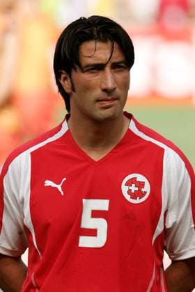 Murat Yakin (Schweiz) - Nationalhymne Fußball EM Herren Euro 2004, Europameisterschaft, Länderspiel, Nationalmannschaft, Nationalteam, Gruppe B Porträt Leiria