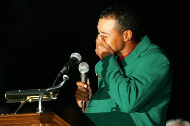 Eldrick Tiger Woods (USA) ringt während seiner Rede im grünen Sakko des Masterssiegers um Fassung - (Icon5937511) Golf Herren Masters 2005, PGA Tour, Golfen Einzelbild Augusta Glück, Freude, Begeisterung, EDITORIAL USE ONLY