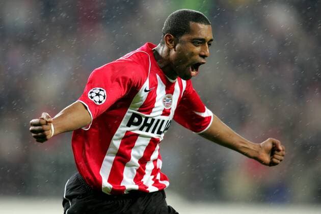 Robert (Eindhoven) jubelt im strömenden Regen Fußball EC 1 Herren Champions League 2004 2005, PSV Eindhoven, Vdig Einzelbild pan8946 Eindhoven Begeisterung, Freude,  