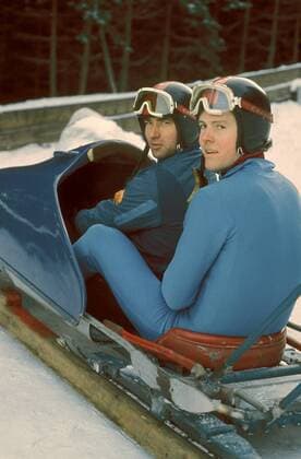 Meinhard Nehmer (li.) und Raimund Bethge (beide DDR ) in ihrem Bob Bobsport Herren Zweierbob 1976, Bob, Zweier, 2er, 2 er, Vdia Gruppe Oberhof