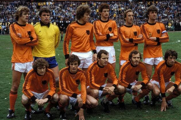 Mannschaftsaufstellung Niederlande, hi.v.li.: Johnny Rep, Torwart Jan Jongbloed, Arie Haan, Ernie Brandts, Johan Neeskens, Ruud Krol, vorn: Wim Jansen, Jan Poortvliet, Willy van de Kerkhof, Rene van de Kerkhof, Rob Rensenbrink Fußball WM Herren Weltmeisterschaft 1978, Nationalmannschaft, Nationalteam, Länderspiel, Finale, Endspiel Totale Nationaltrikot Buenos Aires