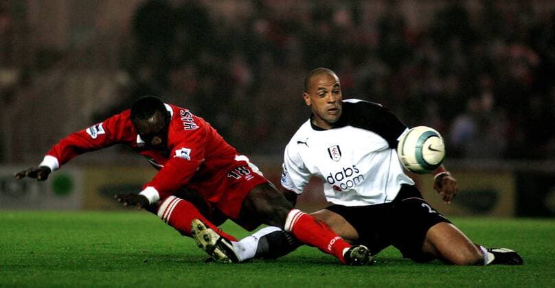 Alain Goma (Fulham, re.) gegen Jimmy Floyd Hasselbaink (Middlesbrough) -  Fußball Herren English Premier League 2004 2005, 1. Englische Liga, FC Middlesbrough - FC Fulham 1:1 Gruppe Middlesbrough Dynamik,