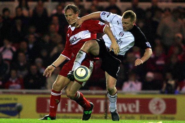Mark Pembridge (Fulham, re.) gegen Ray Parlour (Middlesbrough) -  Fußball Herren English Premier League 2004 2005, 1. Englische Liga, FC Middlesbrough - FC Fulham 1:1 Gruppe Middlesbrough Dynamik,