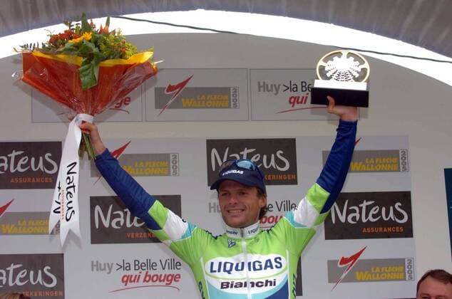 Danilo di Luca (Italien Liquigas Bianchi) als Sieger des Fleche Wallonne auf dem Podium -  Radsport Herren ProTour 2005, Fleche Wallonne, Wallonischer Pfeil, Straßenradsport, Straße, Rad Einzelbild Wallone Freude,