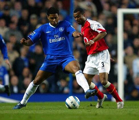Glen Johnson (Chelsea, li.) gegen Ashley Cole (Arsenal) -  Fußball Herren English Premier League 2004 2005, 1. Englische Liga, Chelsea FC London - Arsenal FC London 0:0 Gruppe Derby, Lokalderby, Ortsderby, Stadtderby, London Dynamik,